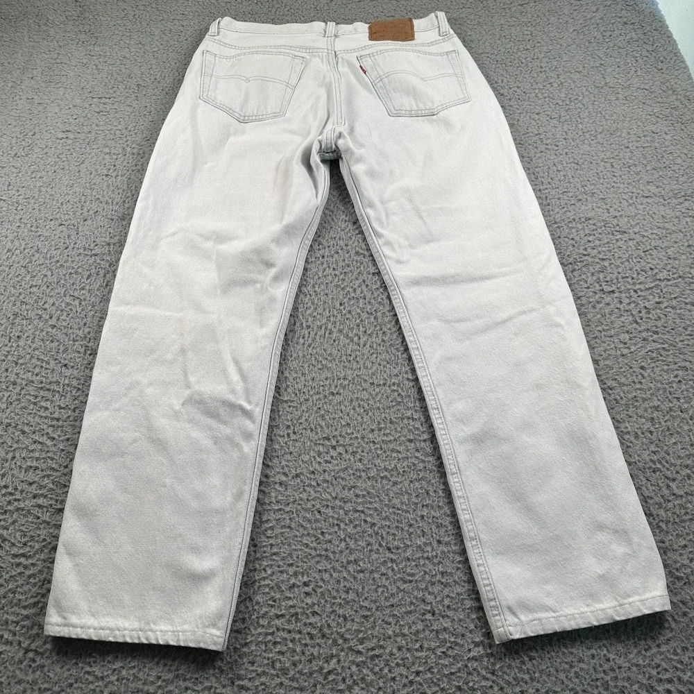 Levis measurements snag